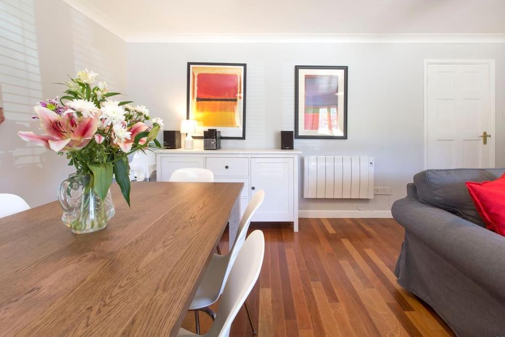 Cosy Modern Apartment